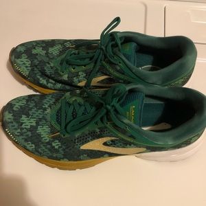 brooks shamrock shoes 2018